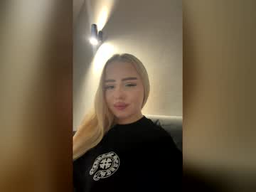 blonde8888