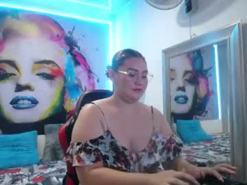 chloe peach19