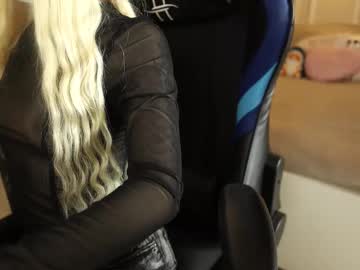 kissy kissi