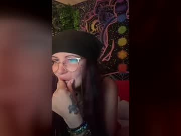 manicnikki93