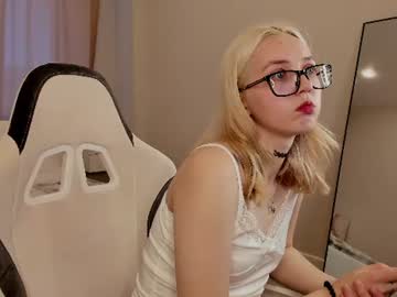mollyy snow