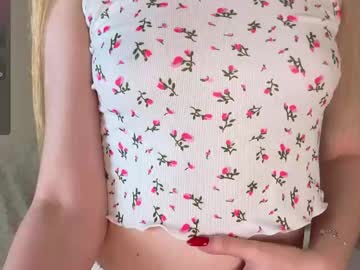tiny lilyy